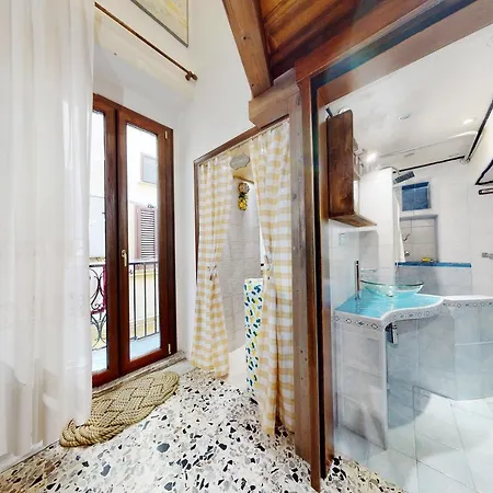 Domus Manu Apartment